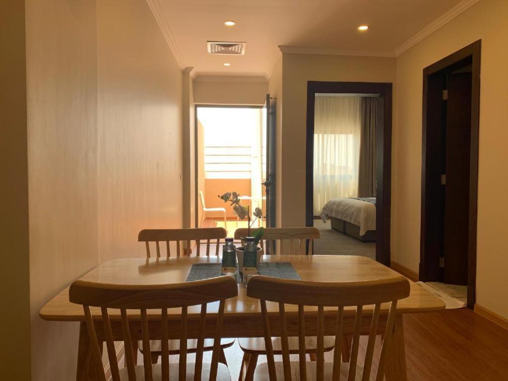 Tripper Inn Hotel Дамам Екстериор снимка