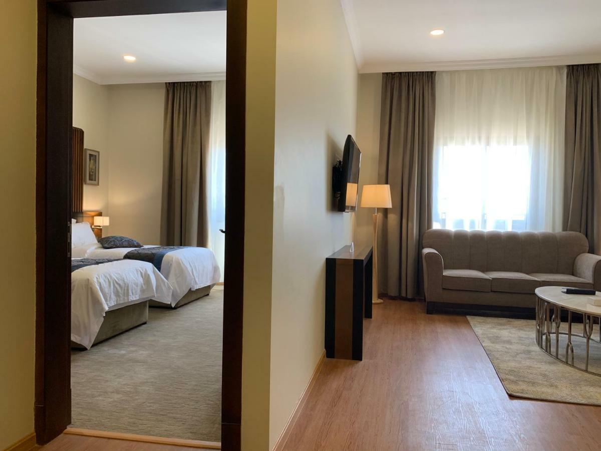 Tripper Inn Hotel Дамам Екстериор снимка